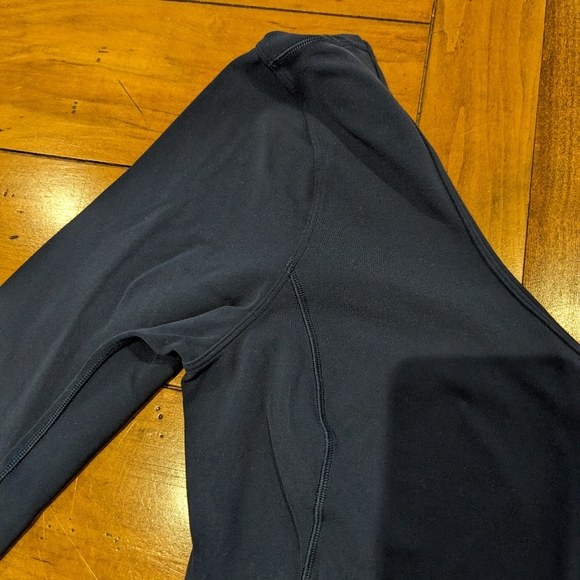 Lululemon Size 10 Nylon long Sleeve Navy Shirt - Picture 6 of 7